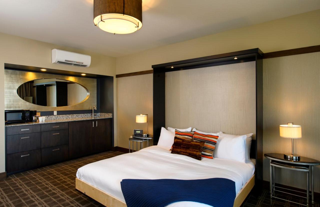 Tetherow Hotel Deschutes River Woods ภายนอก รูปภาพ