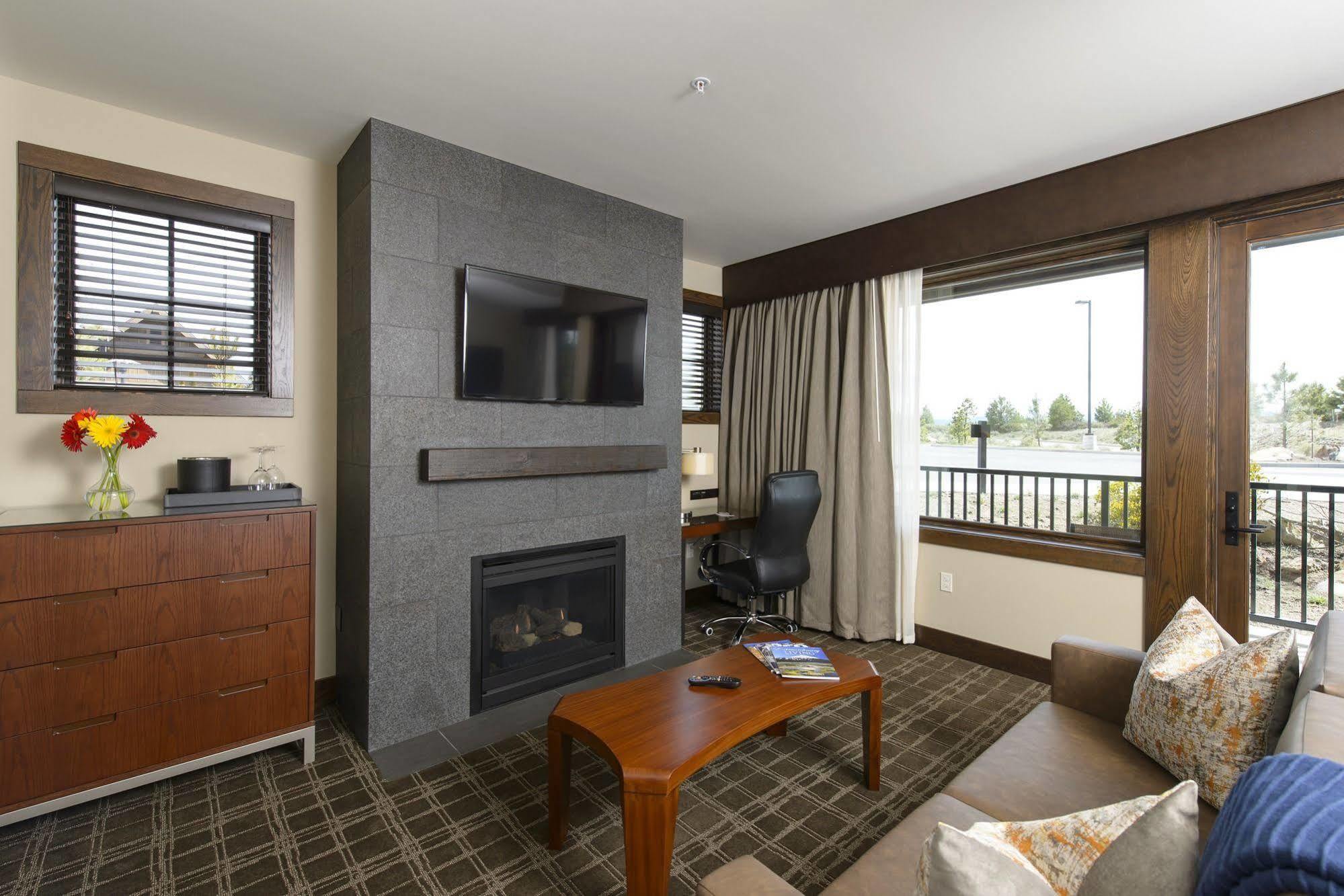 Tetherow Hotel Deschutes River Woods ภายนอก รูปภาพ