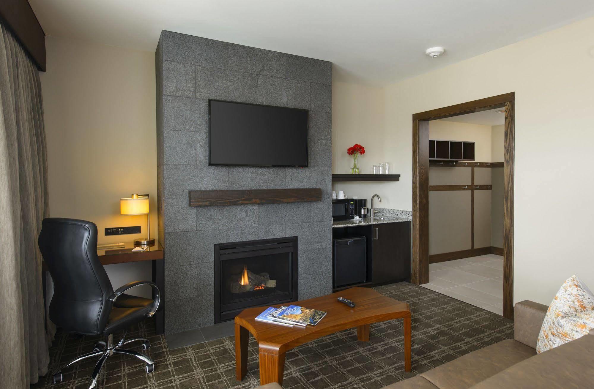 Tetherow Hotel Deschutes River Woods ภายนอก รูปภาพ