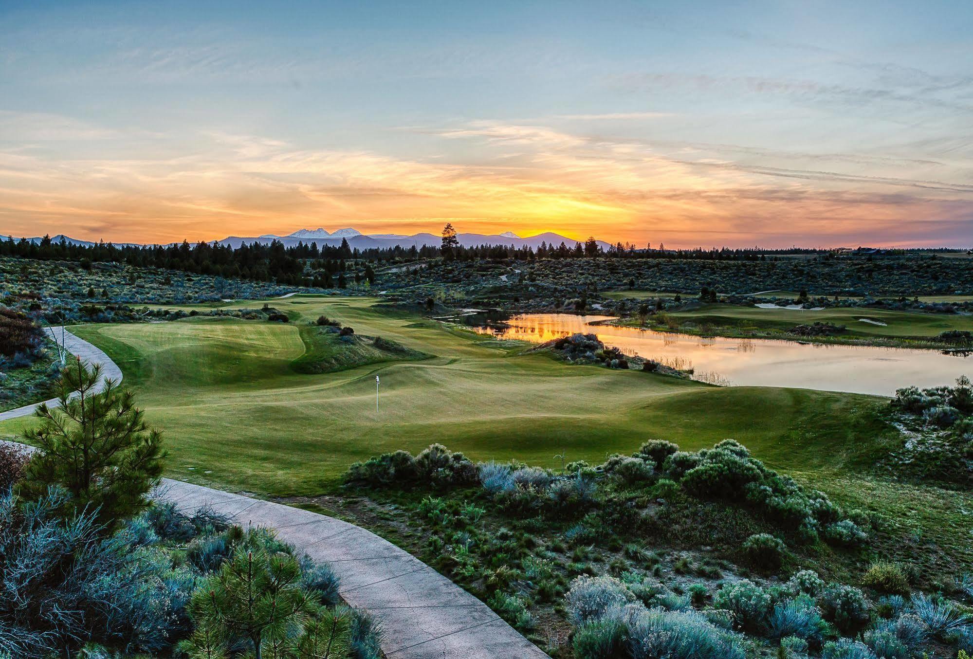 Tetherow Hotel Deschutes River Woods ภายนอก รูปภาพ