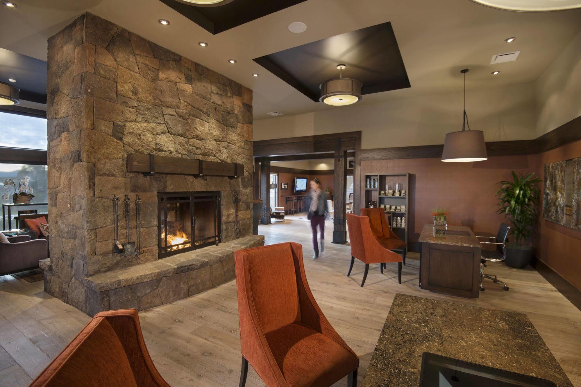 Tetherow Hotel Deschutes River Woods ภายนอก รูปภาพ